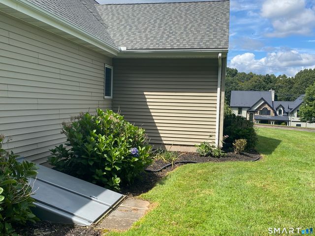 54 Winchester Drive, North Haven, CT 06473