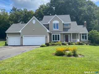 54 Winchester Drive, North Haven, CT 06473