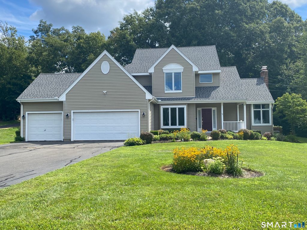 54 Winchester Drive, North Haven, CT 06473