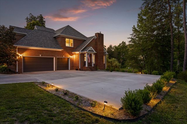 6 Ives Lake Road, Signal Mountain, TN 37377