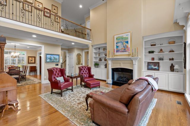 6 Ives Lake Road, Signal Mountain, TN 37377