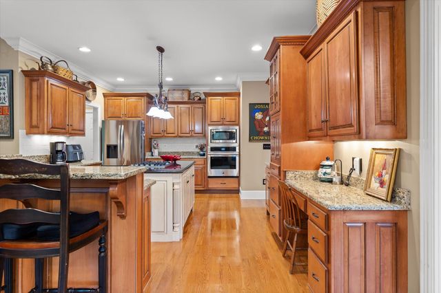 6 Ives Lake Road, Signal Mountain, TN 37377