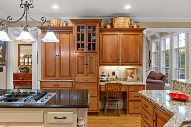 6 Ives Lake Road, Signal Mountain, TN 37377