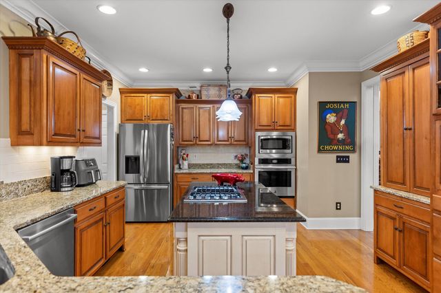 6 Ives Lake Road, Signal Mountain, TN 37377
