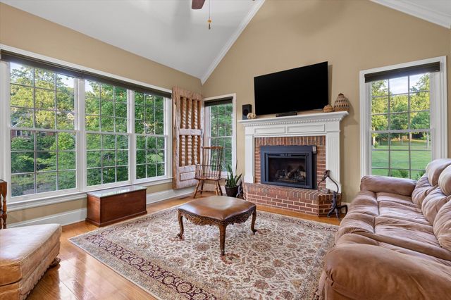 6 Ives Lake Road, Signal Mountain, TN 37377