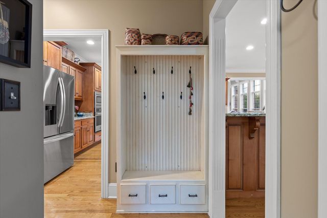 6 Ives Lake Road, Signal Mountain, TN 37377