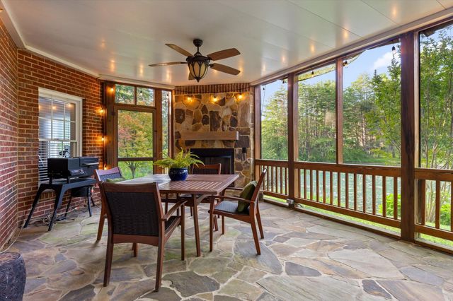 6 Ives Lake Road, Signal Mountain, TN 37377