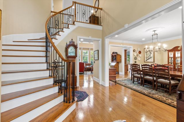 6 Ives Lake Road, Signal Mountain, TN 37377