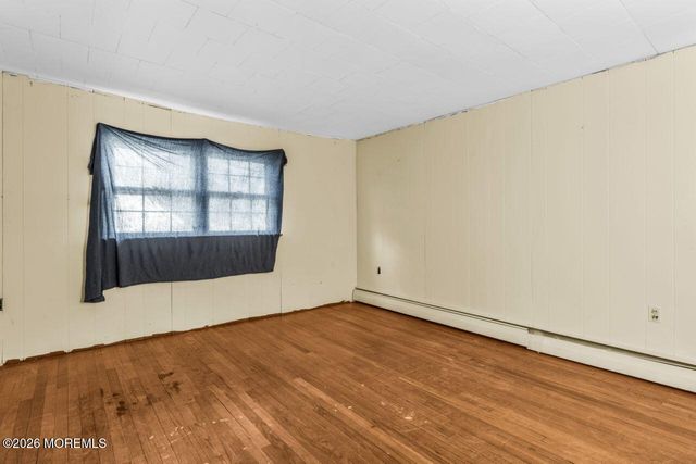 11 Hemlock Road, Howell, NJ 07731