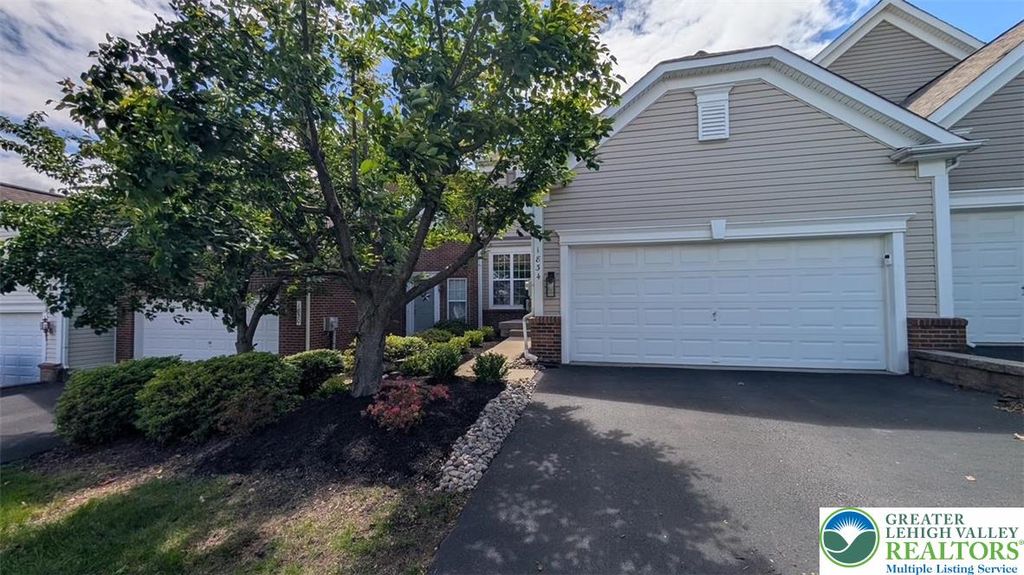 1834 Majestic Drive, South Whitehall Twp, PA 18069