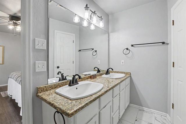 200 Taos, Edmond, OK 73013
