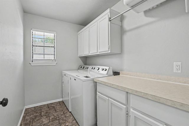 200 Taos, Edmond, OK 73013