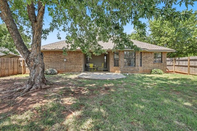 200 Taos, Edmond, OK 73013