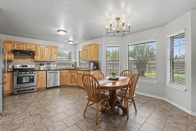 200 Taos, Edmond, OK 73013