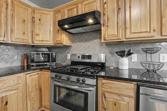 200 Taos, Edmond, OK 73013
