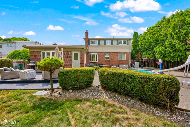 23209 Robert John Street, Saint Clair Shores, MI 48080