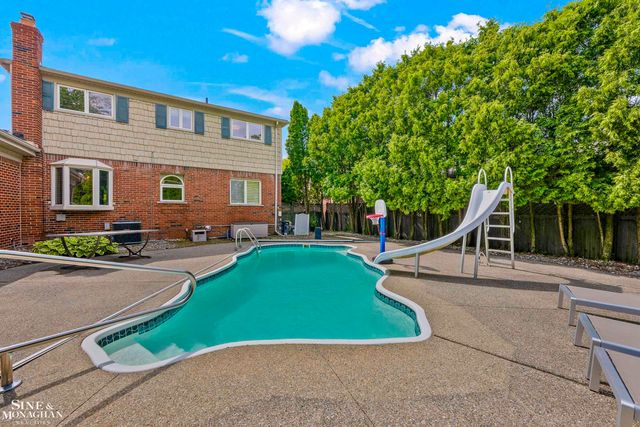 23209 Robert John Street, Saint Clair Shores, MI 48080