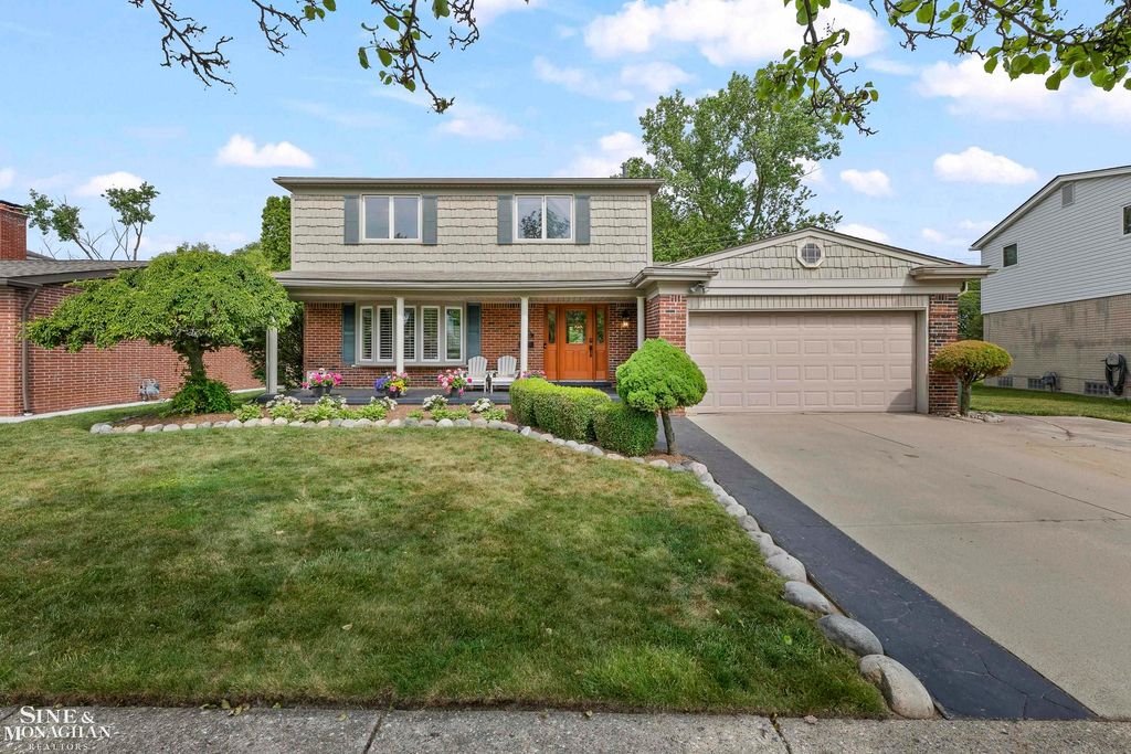 23209 Robert John Street, Saint Clair Shores, MI 48080