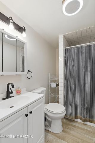 70 Oak Ridge Parkway, Toms River, NJ 08755