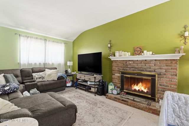 70 Oak Ridge Parkway, Toms River, NJ 08755