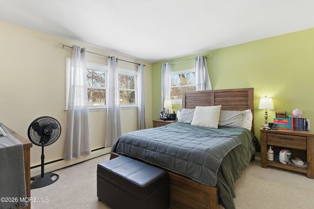 70 Oak Ridge Parkway, Toms River, NJ 08755