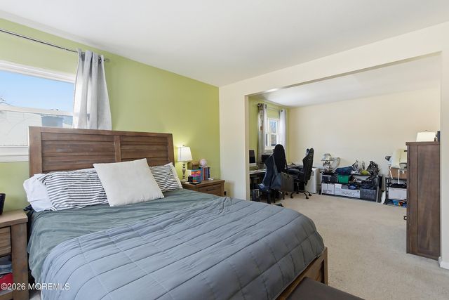 70 Oak Ridge Parkway, Toms River, NJ 08755