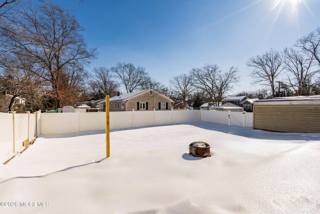 70 Oak Ridge Parkway, Toms River, NJ 08755