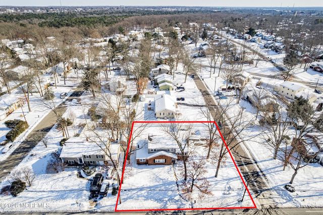 70 Oak Ridge Parkway, Toms River, NJ 08755