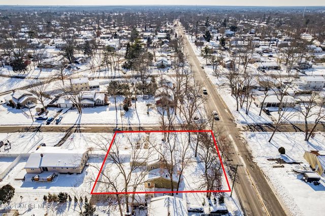 70 Oak Ridge Parkway, Toms River, NJ 08755