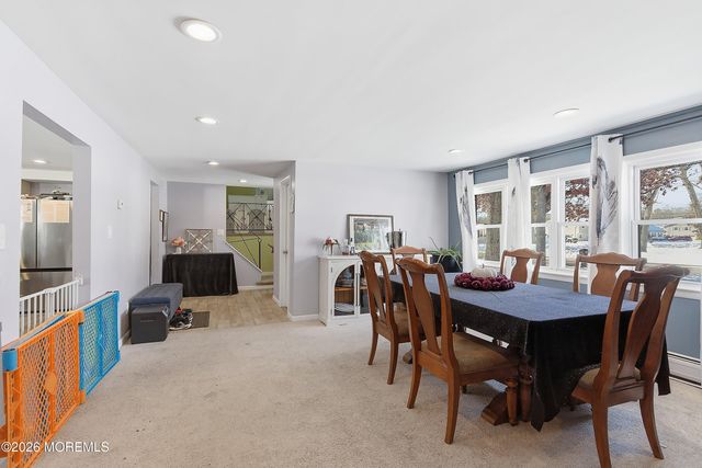 70 Oak Ridge Parkway, Toms River, NJ 08755