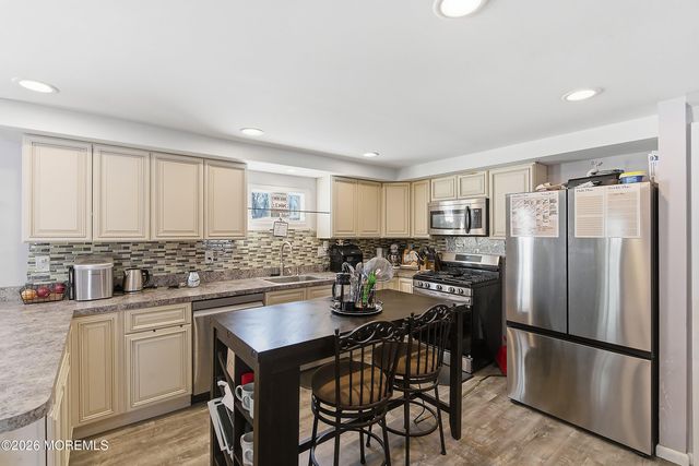 70 Oak Ridge Parkway, Toms River, NJ 08755