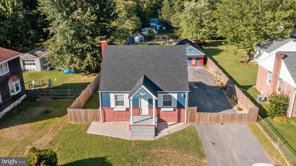 2114 TURKEY POINT RD, Baltimore, MD 21221