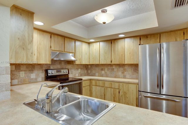 1625 Sunkist Way, Fort Myers, FL 33905