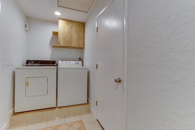 1625 Sunkist Way, Fort Myers, FL 33905