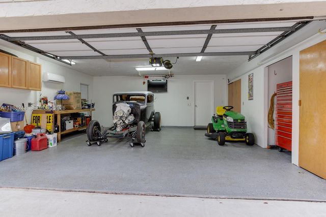 1625 Sunkist Way, Fort Myers, FL 33905