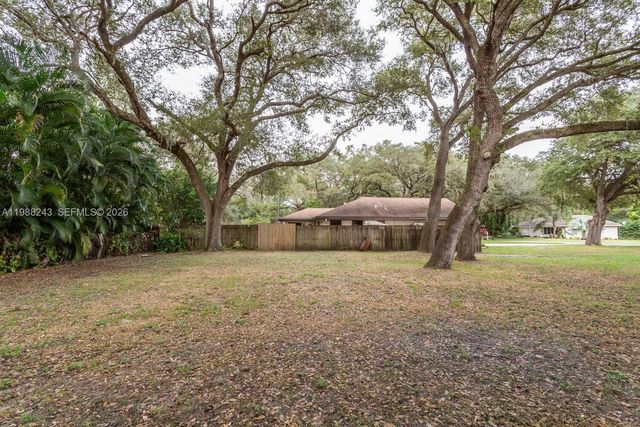 1625 Sunkist Way, Fort Myers, FL 33905