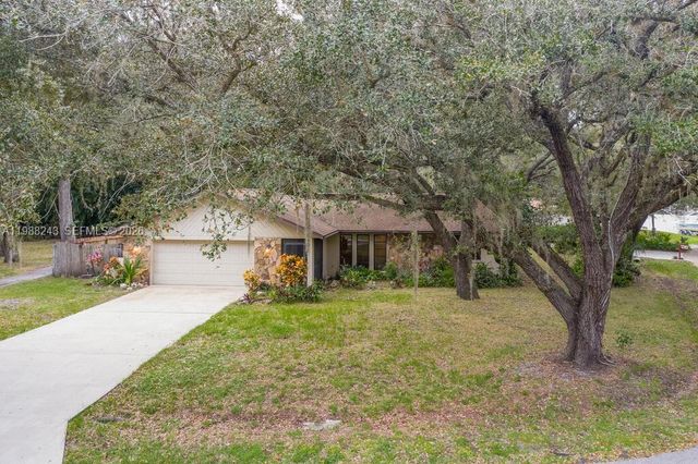 1625 Sunkist Way, Fort Myers, FL 33905