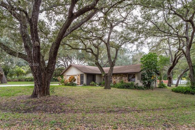 1625 Sunkist Way, Fort Myers, FL 33905