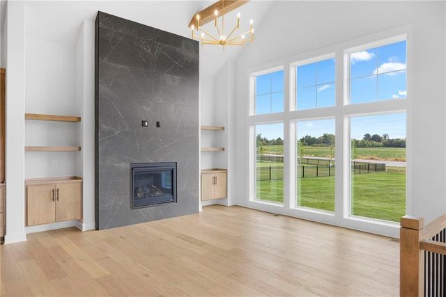 18625 Reinhardt Street, Overland Park, KS 66085