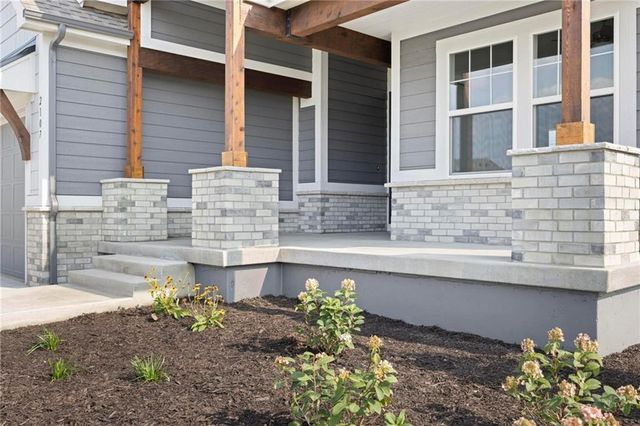 18625 Reinhardt Street, Overland Park, KS 66085