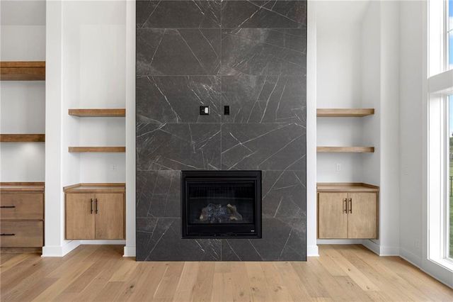 18625 Reinhardt Street, Overland Park, KS 66085