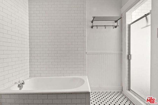 1018 Havenhurst Drive, West Hollywood, CA 90046