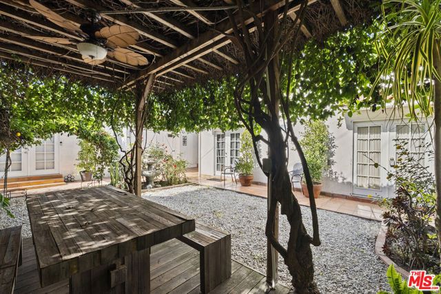 1018 Havenhurst Drive, West Hollywood, CA 90046