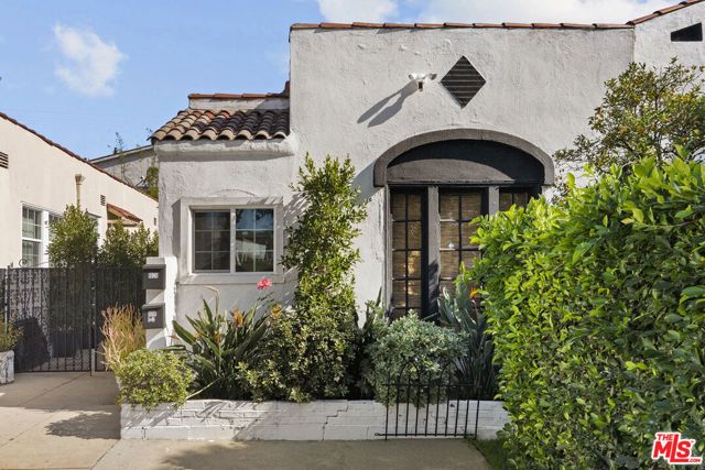 1018 Havenhurst Drive, West Hollywood, CA 90046