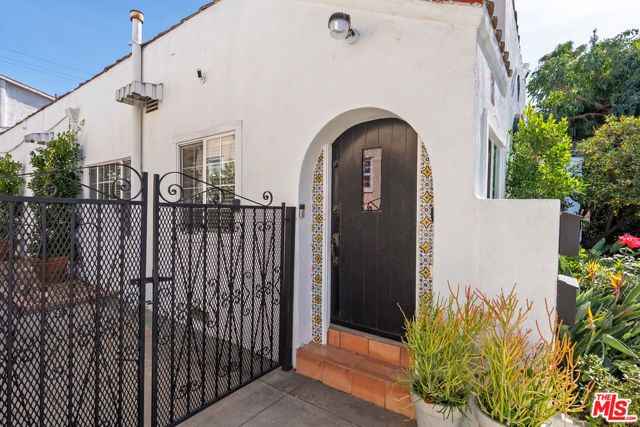 1018 Havenhurst Drive, West Hollywood, CA 90046