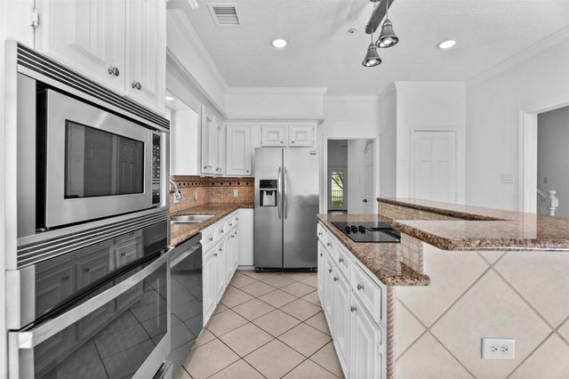 7635 Ameswood Road, Houston, TX 77095