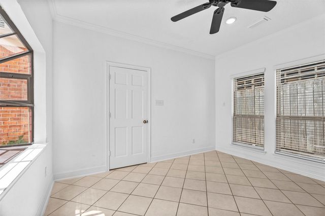 7635 Ameswood Road, Houston, TX 77095