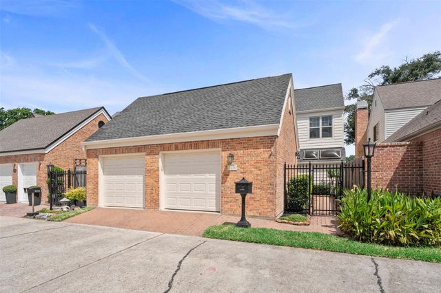 7635 Ameswood Road, Houston, TX 77095
