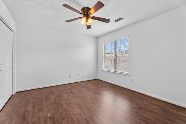 7635 Ameswood Road, Houston, TX 77095