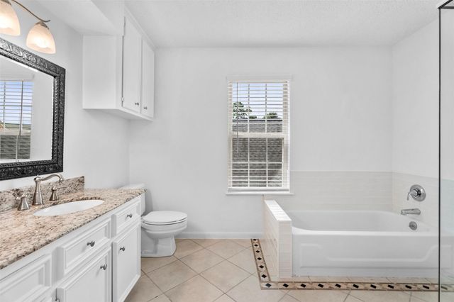 7635 Ameswood Road, Houston, TX 77095